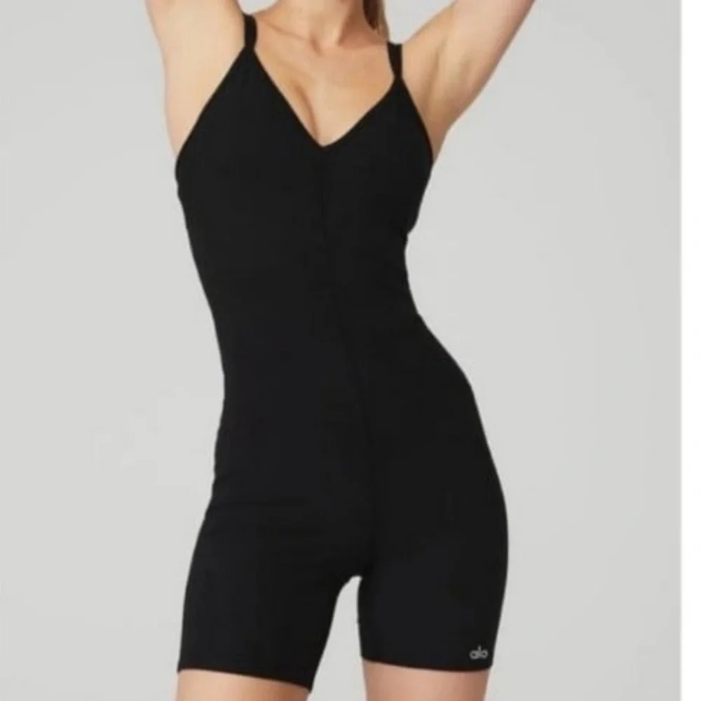 Alosoft NEW Suns Out Onesie$128 Size:  L ALO Yoga